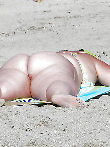 Bbw Matures And Grannies At The Beach (43)