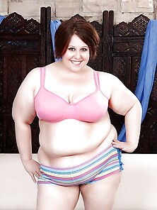 Fat Woman Khloe Kanyon (Posing & Fucking)
