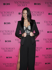 Adriana Lima '17 Vsfs Viewing Party 11-28-17 Hq