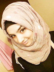 Arab Hijab 18 Yo