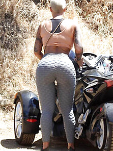 Amber Rose: Thick Thighs Alert