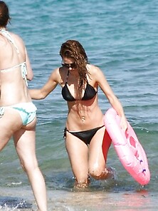 Hottie Maria Menounos In A Skimpy Bikini