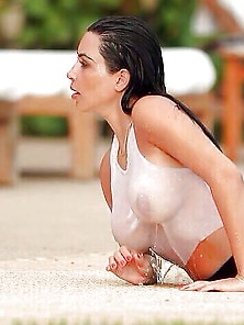 Kim Kardashian Les Seins Visible Nipple Boobs
