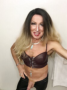 Sexy Tgirl Joanne J In Leather