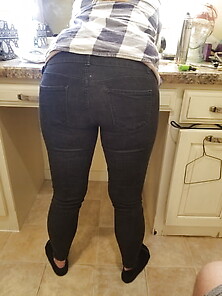 Wifes Big Chubby Butt With Stinky Feet