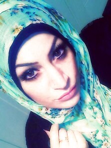 Priincess Dla Decent Hijabi Super-Bitch