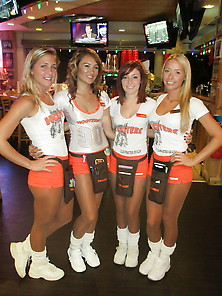 Hooters Girls Left Middle Right What One Would You Fuck