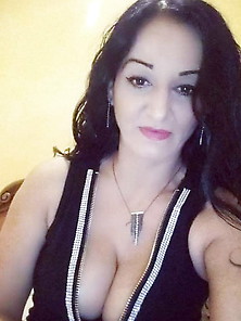 Rou Romanian Milfs 9 Mom Loves To Show Cleavage