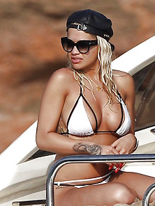 Rita Ora: Sexy Tits & Ass Bikini Omg!! - Ameman