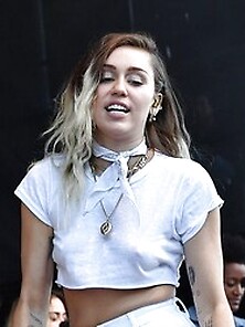 Miley Cyrus Braless On Stage At Ktuphoria 2017