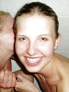 Lesbians In The Bathtun