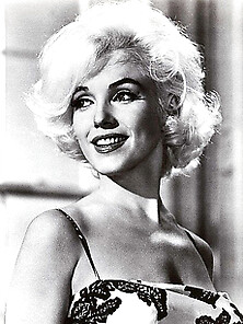 Marilyn Monroe 'some Like It Hot' Star Skinning Dippin