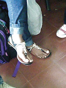 Mi Negrita (Afro Feet)