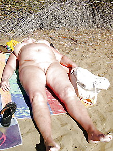 Bbw Matures And Grannies At The Beach 339