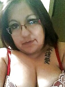 Milf In Red Bra And Maroon Colored Bra