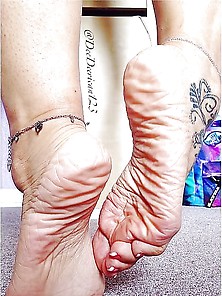 Love Beautiful Woman Feet