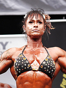 Tamazine Danks - Female Bodybuilder