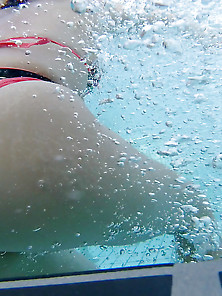 Mother 40Yo And Daughter 18Yo In Bikini Underwater