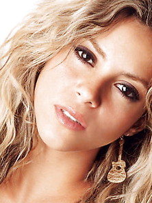 Shakira-36