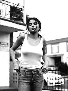 Sexy Selena X