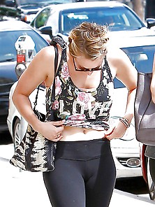 Kaley Cuoco's Plump Butt And Camel Toe In Yoga Pants