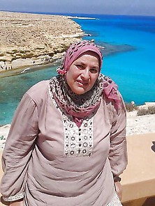 Older Women Arabs