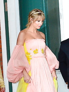Taylor Swift In A Pink Dress