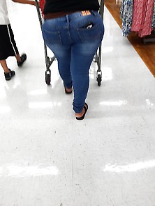 Big Booty At Walmart