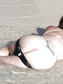 Bbw Matures And Grannies At The Beach (3)