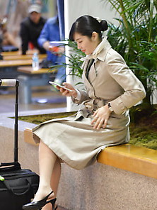 Chinese Airport Cunts In Pantyhose