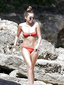 Miley Cyrus Red-Hot