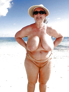 Bbw Matures And Grannies At The Beach 279
