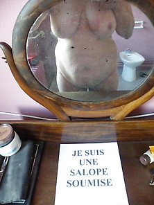 Selfie Of The Submissive - Selfie De La Soumise