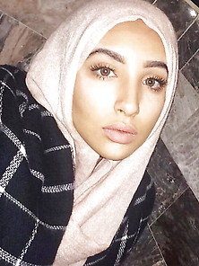 Sexy Beautiful Moroccan Arab Hijabi Blowjob Face