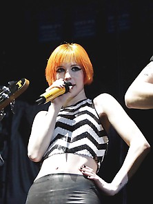 Hayley Williams - Begging For It