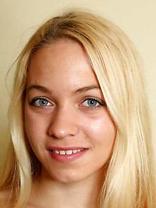 Lenka Castova