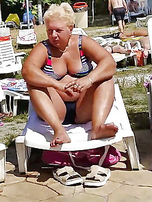 Spy Pool Mature Woman Romanian