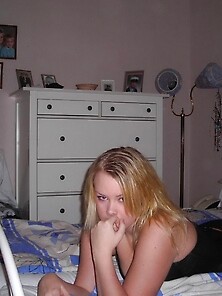 Blonde Amateur Wife Posing On Bed 3