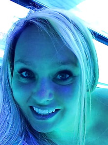 Sunbed Worshipping Small Tits Blonde Milf