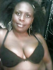 African Girl Evelyn From Kenya 29 Years