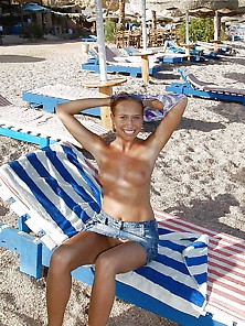 Beach Topless Girls
