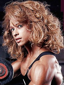 Laura Creavalle - Female Bodybuilder