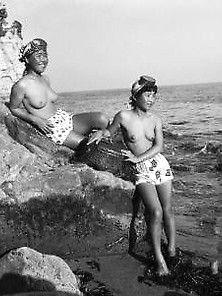 Ama Divers At Work 1947