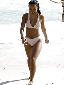 Karrueche Tran Booty In Bikini On The Beach In Miami