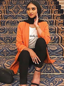 Sexy Hijabi Bengali With Slutty Feet Comment