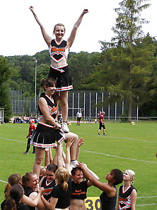 Cheerleader Acrobatic