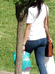 Candid Girl Small Booty In Jeans