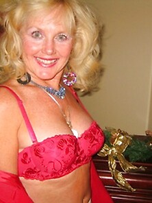 Cougar Ruth From United States Red Dress