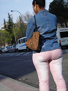 Curvy Dominican In Pink Jeans Gluteus Divinus