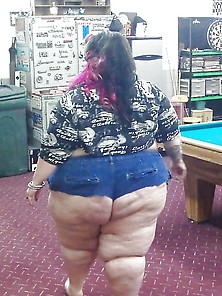 Ssbbw Monster White Ass Playing Pool